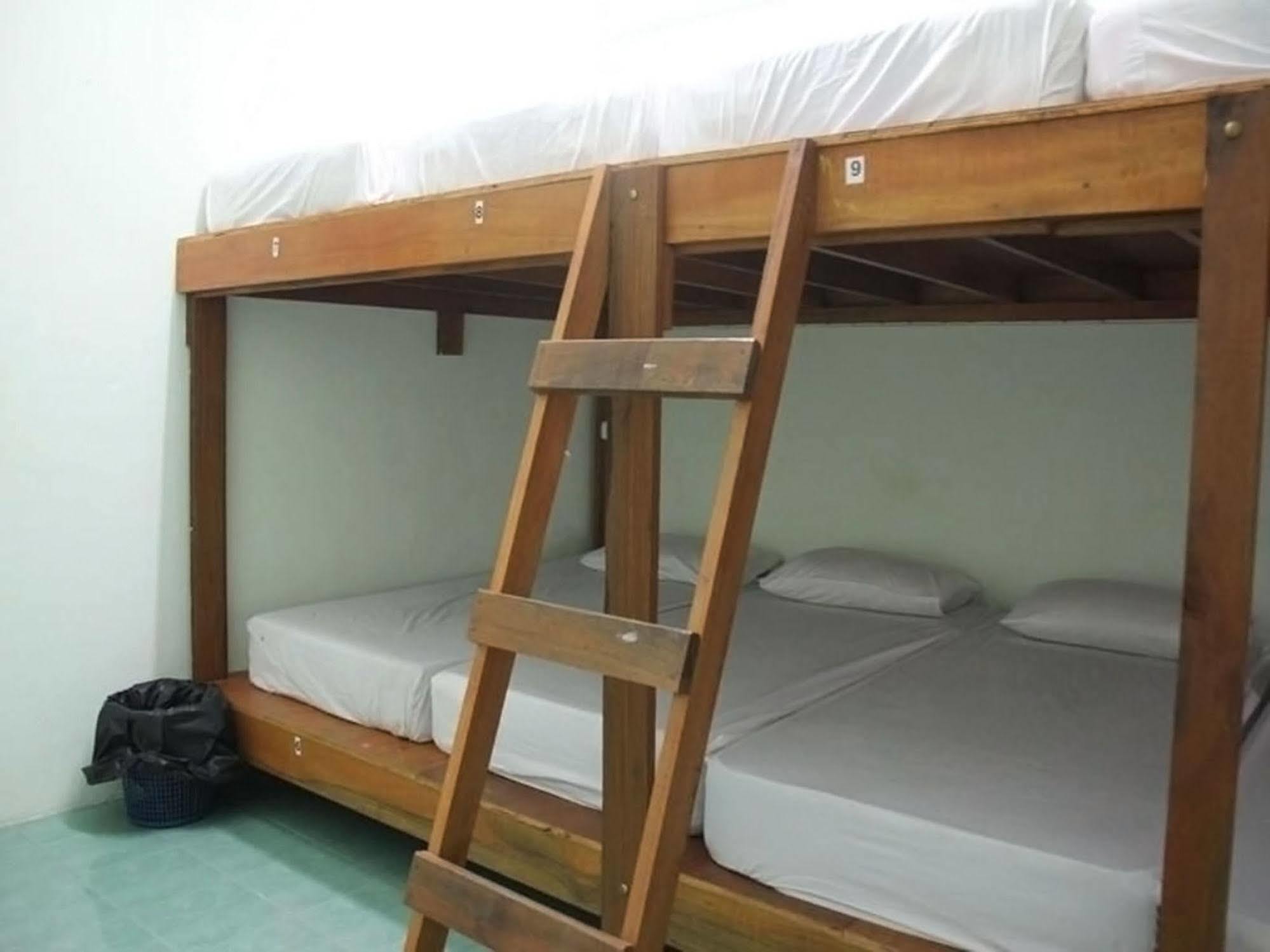 Wild & Wandering Backpacker Hostel & Bar Haad Rin Εξωτερικό φωτογραφία
