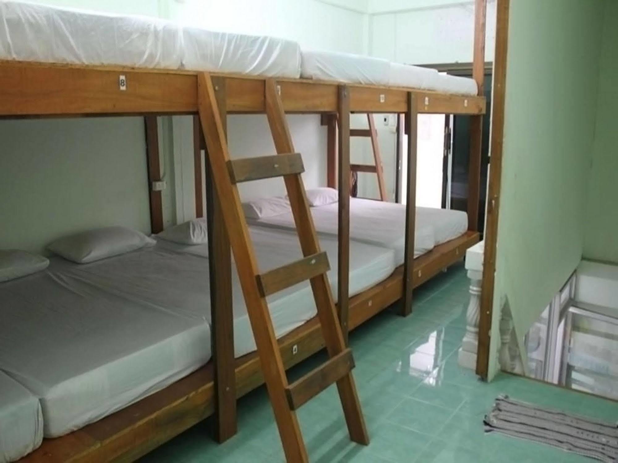 Wild & Wandering Backpacker Hostel & Bar Haad Rin Εξωτερικό φωτογραφία