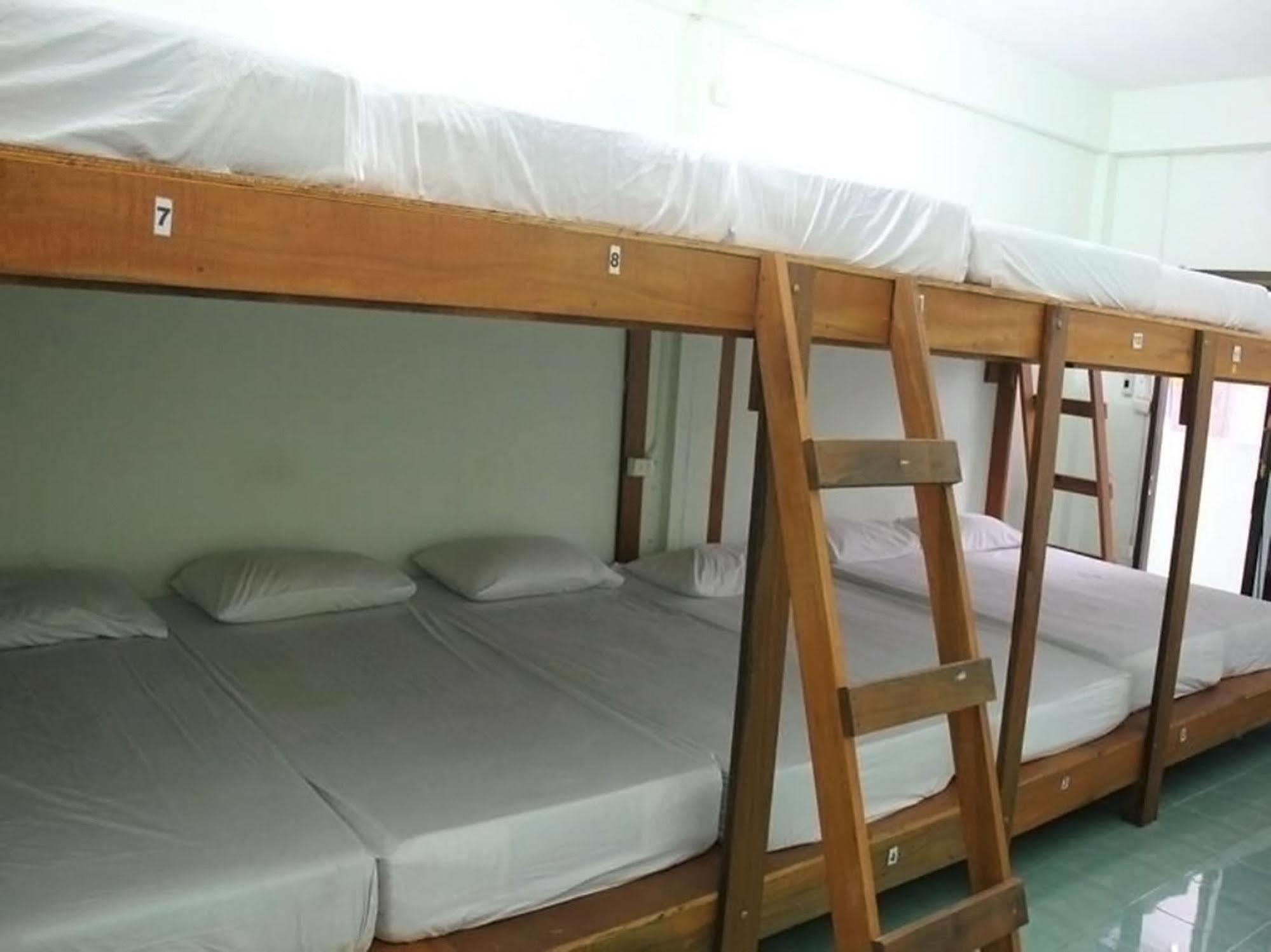 Wild & Wandering Backpacker Hostel & Bar Haad Rin Εξωτερικό φωτογραφία