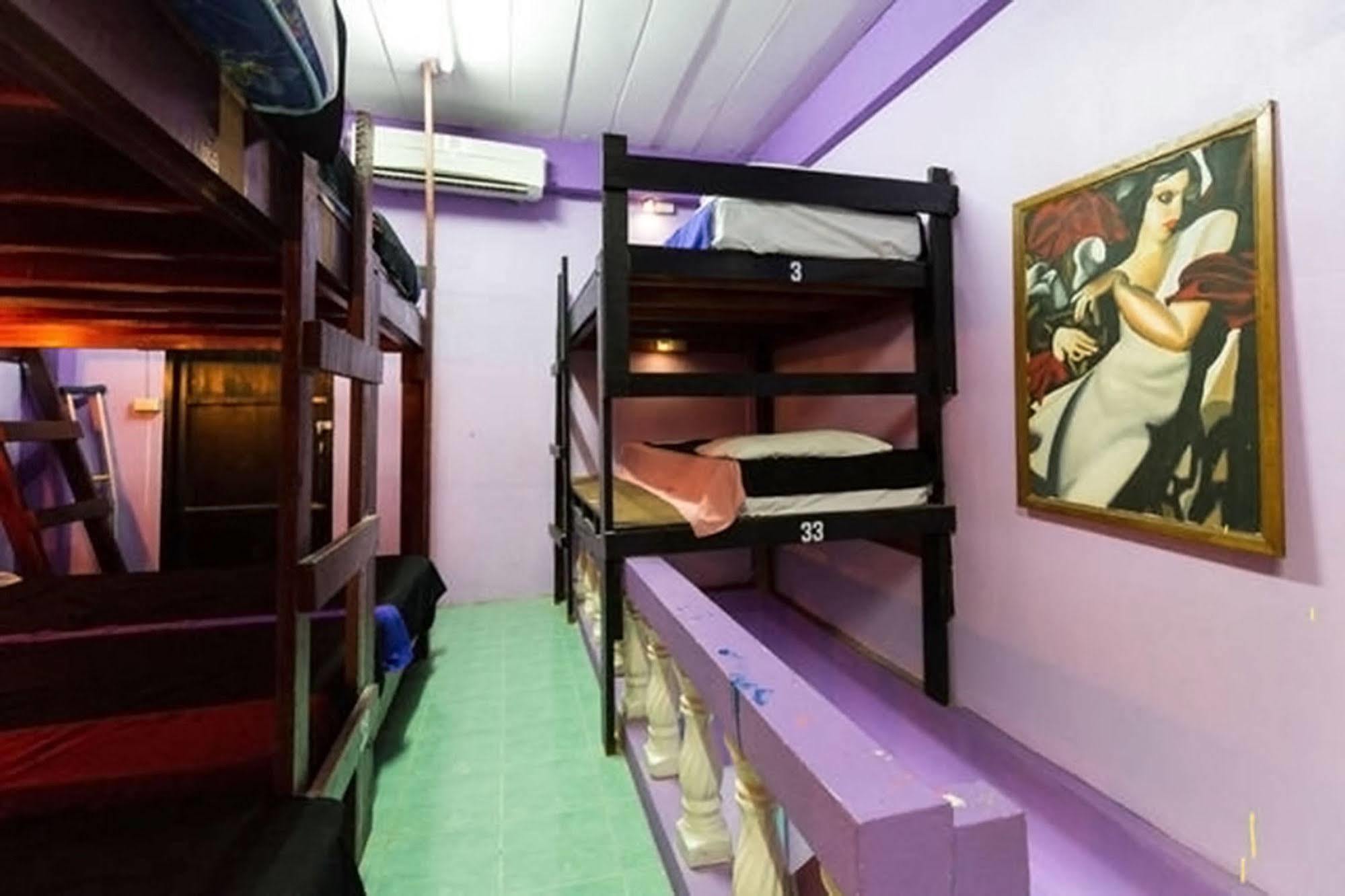 Wild & Wandering Backpacker Hostel & Bar Haad Rin Εξωτερικό φωτογραφία