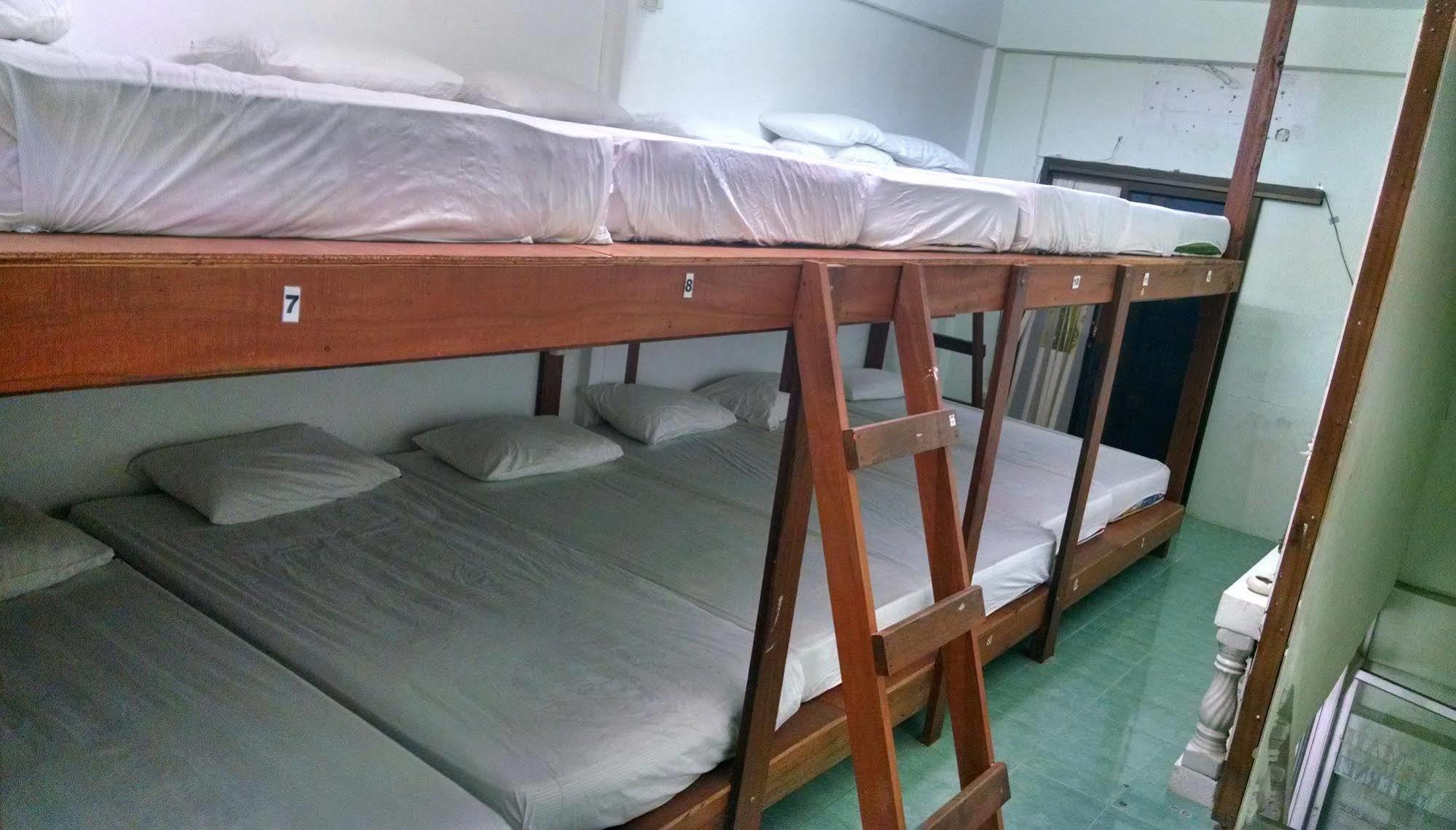 Wild & Wandering Backpacker Hostel & Bar Haad Rin Εξωτερικό φωτογραφία