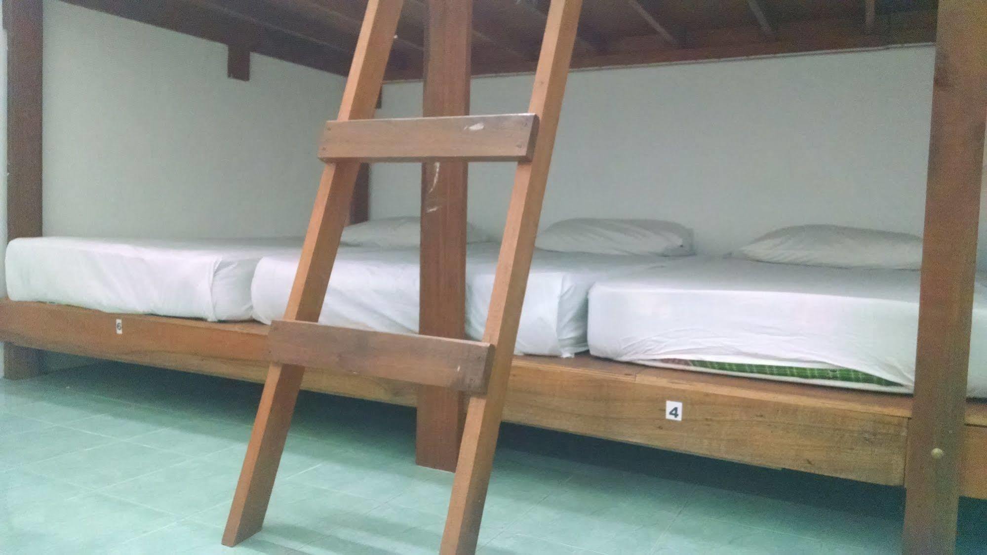 Wild & Wandering Backpacker Hostel & Bar Haad Rin Εξωτερικό φωτογραφία