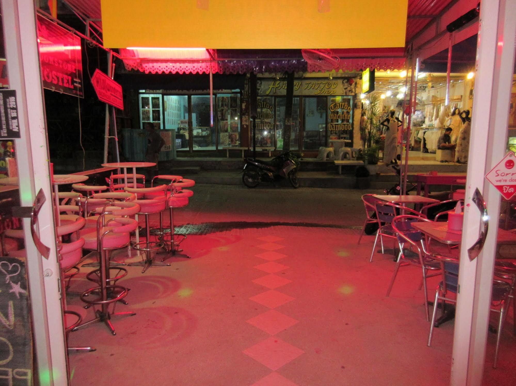 Wild & Wandering Backpacker Hostel & Bar Haad Rin Εξωτερικό φωτογραφία