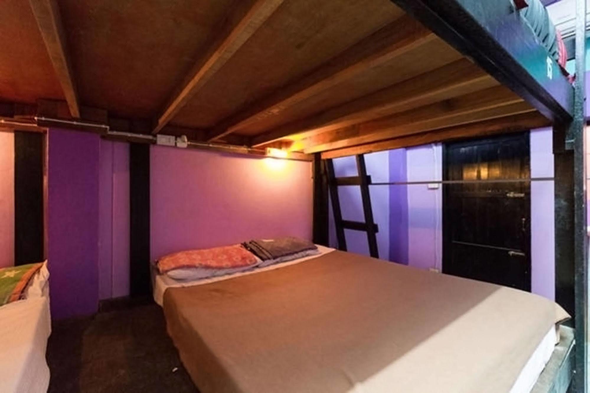 Wild & Wandering Backpacker Hostel & Bar Haad Rin Εξωτερικό φωτογραφία